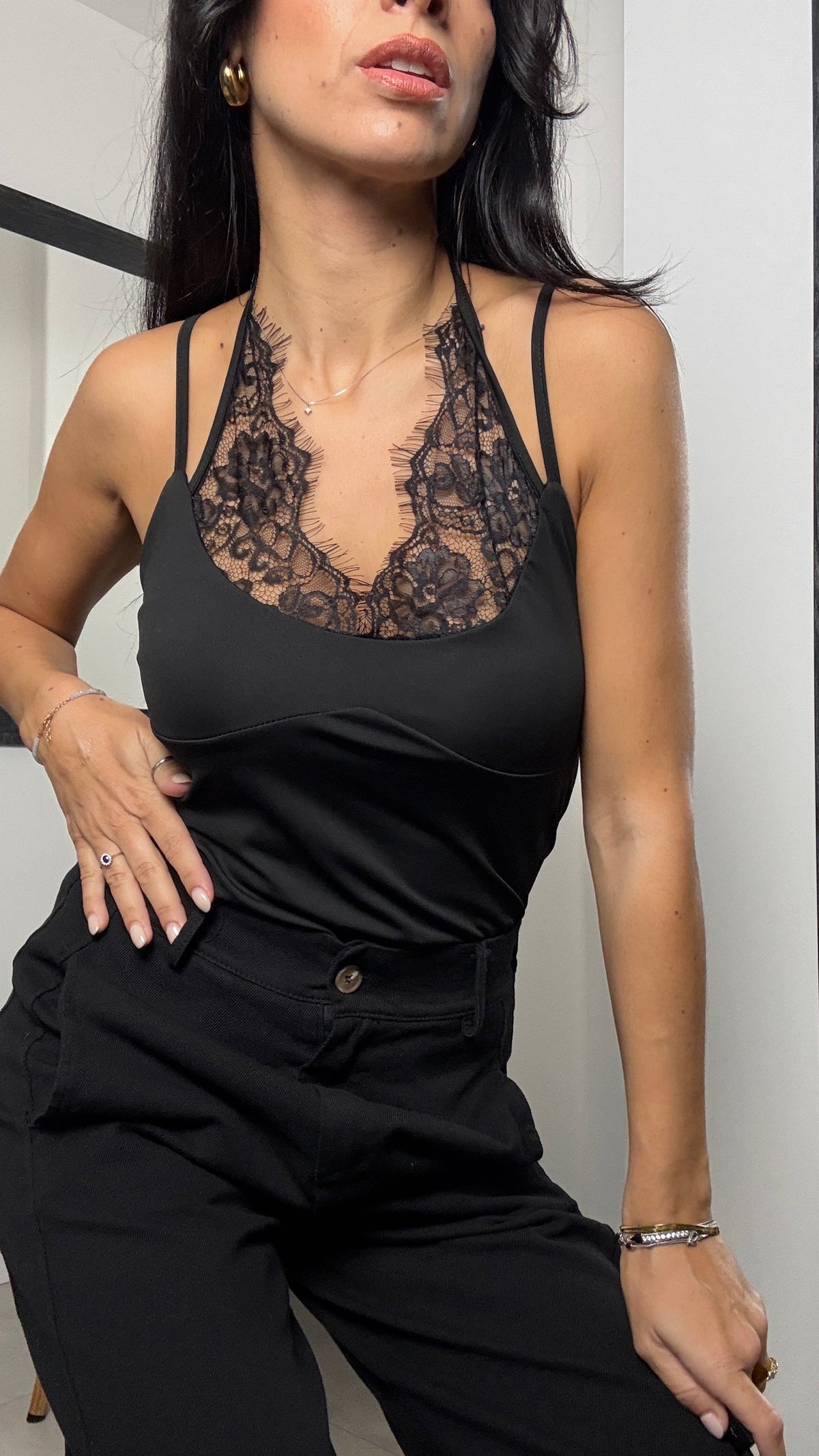 Top con pizzo