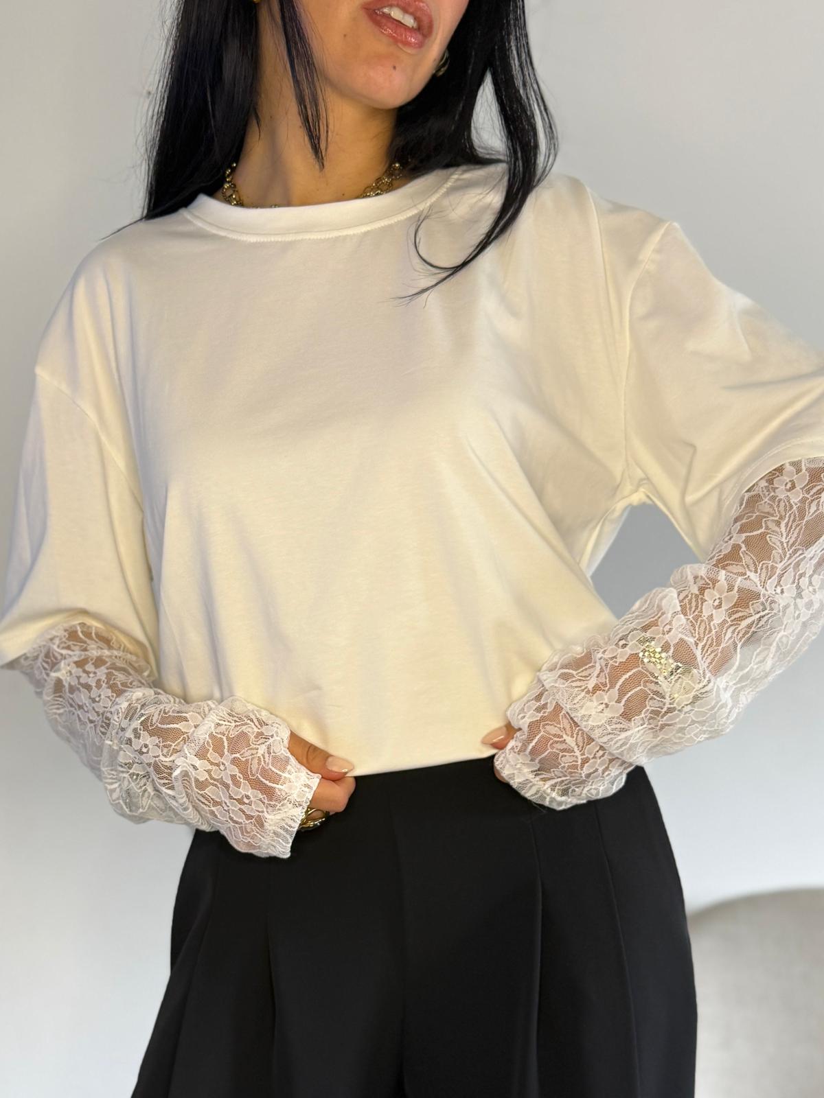 T-shirt maniche pizzo a polsino